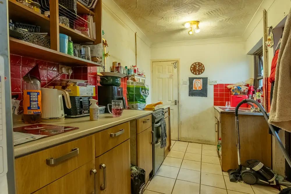 property photo 5 of 21