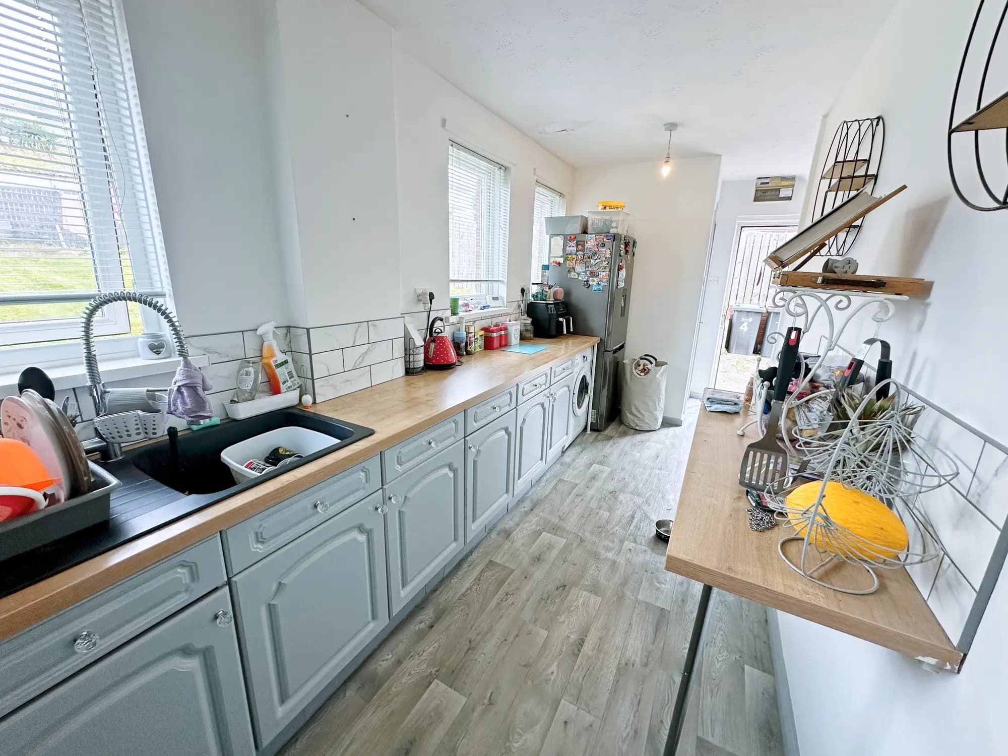 property photo 6 of 32