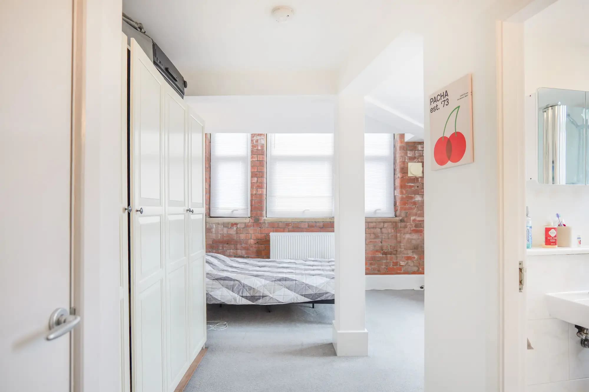 property photo 9 of 20