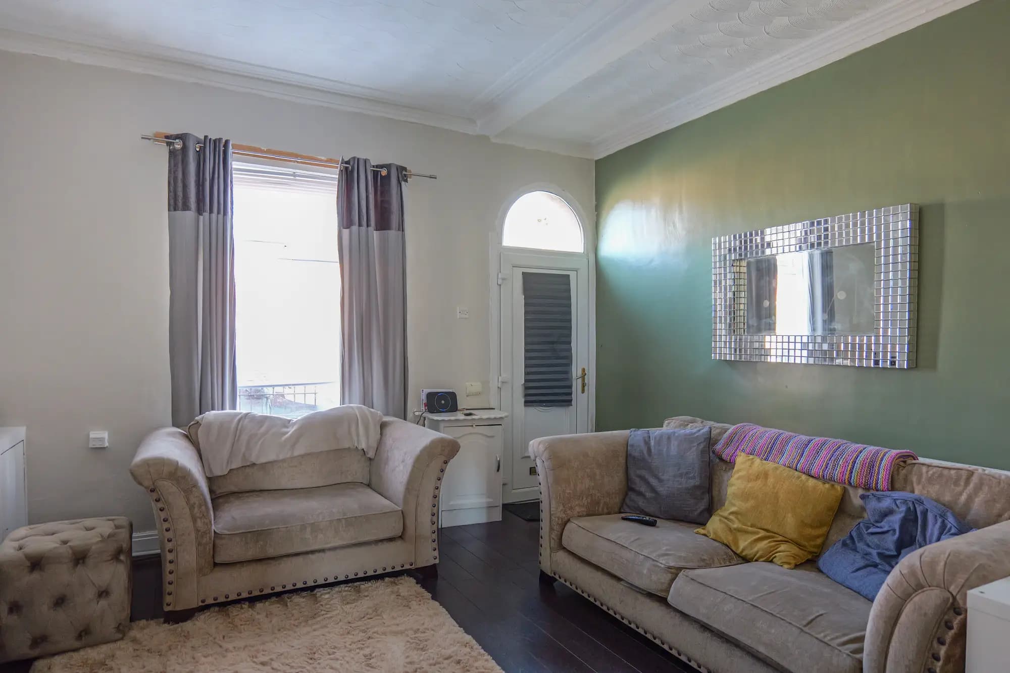 property photo 4 of 25