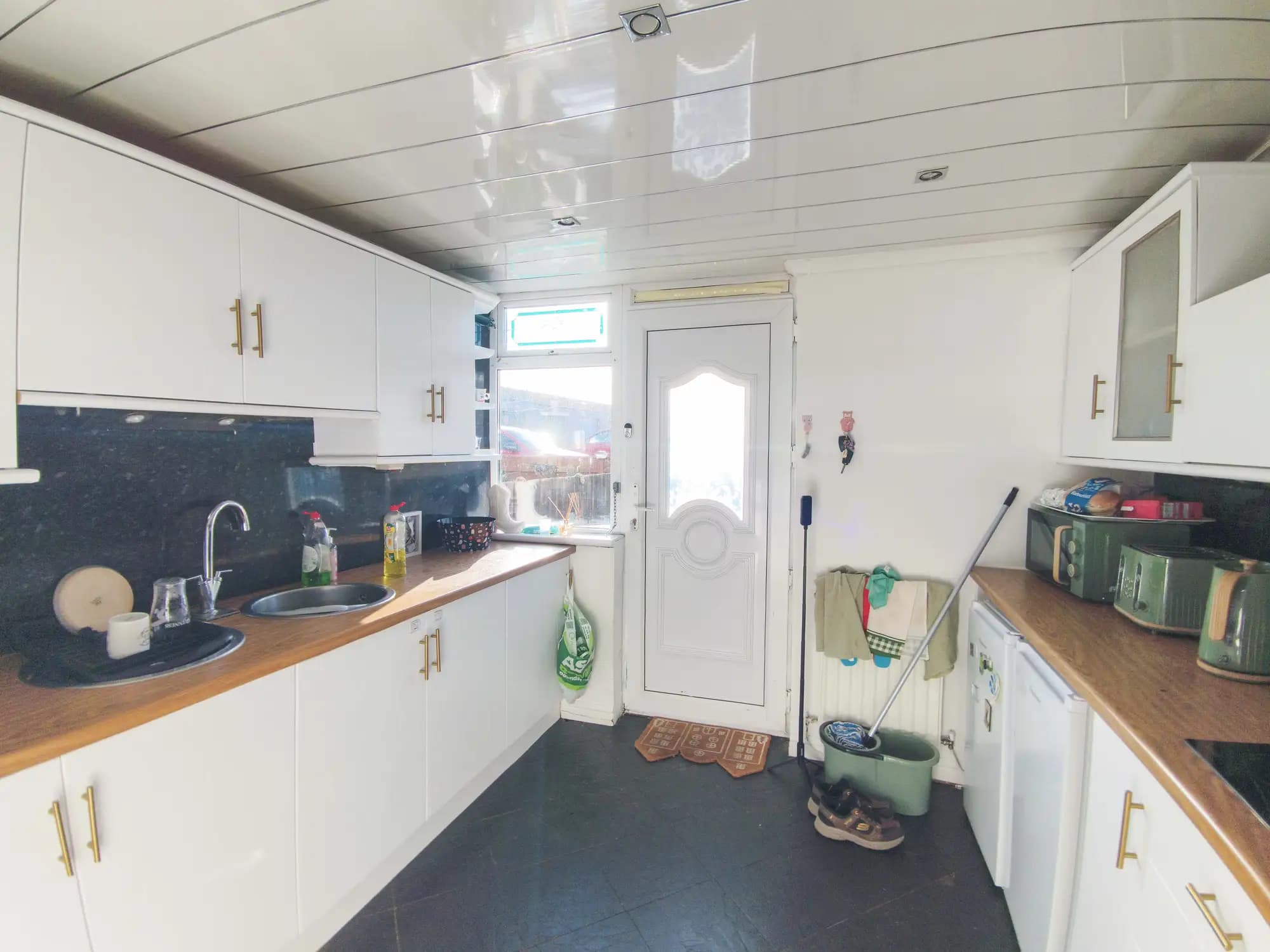 property photo 4 of 15