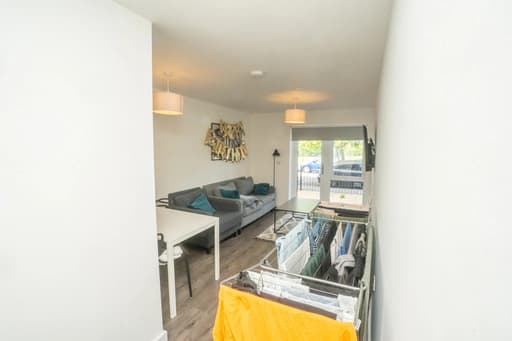 property photo 6 of 25