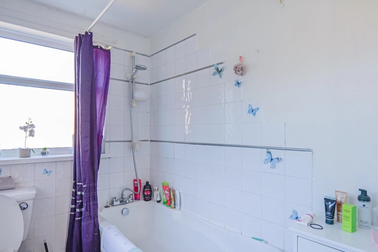 property photo 6 of 16