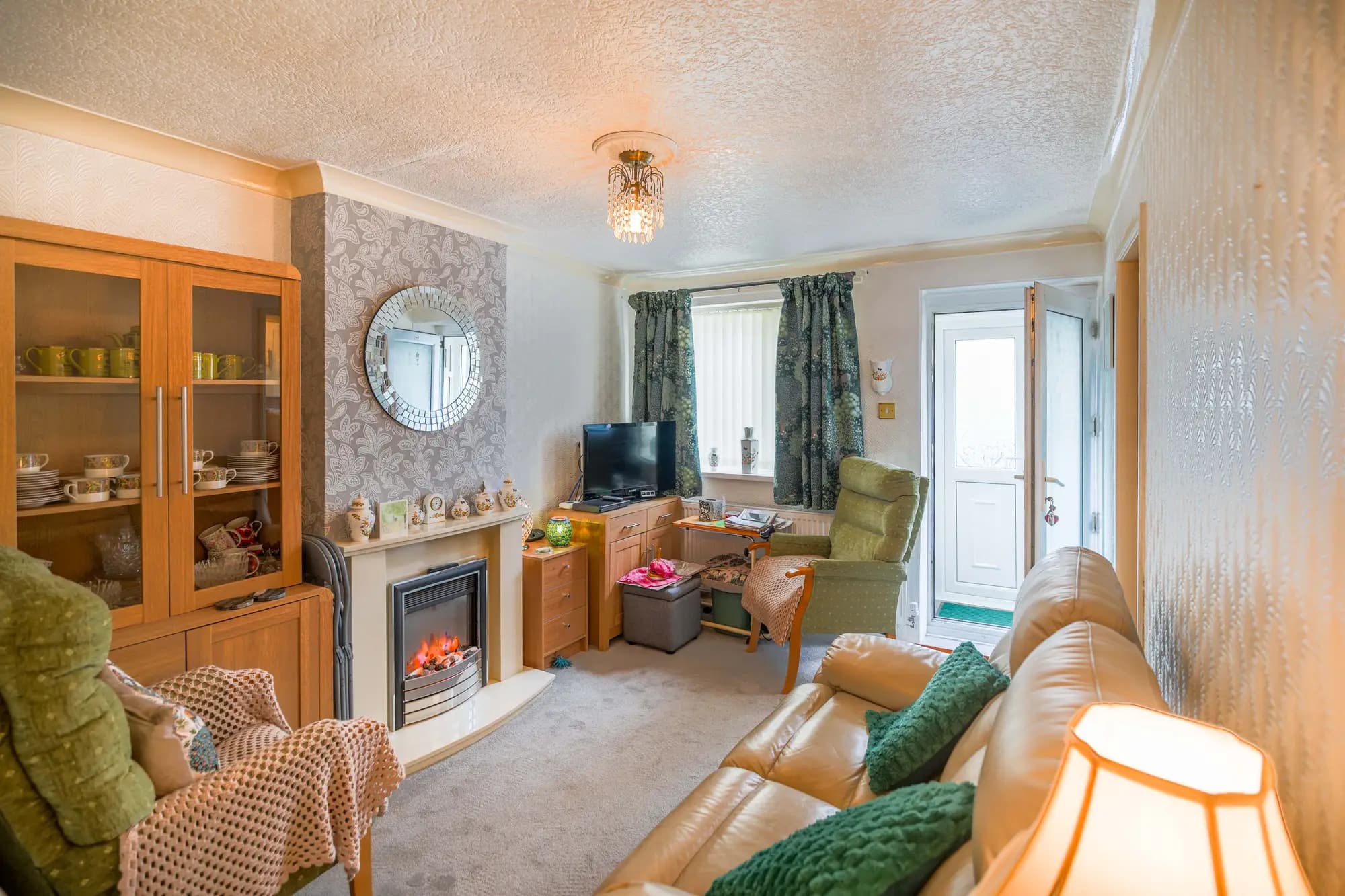 property photo 3 of 16