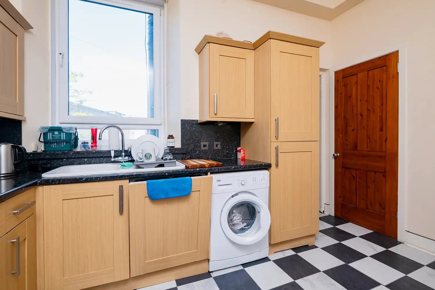 property photo 6 of 16