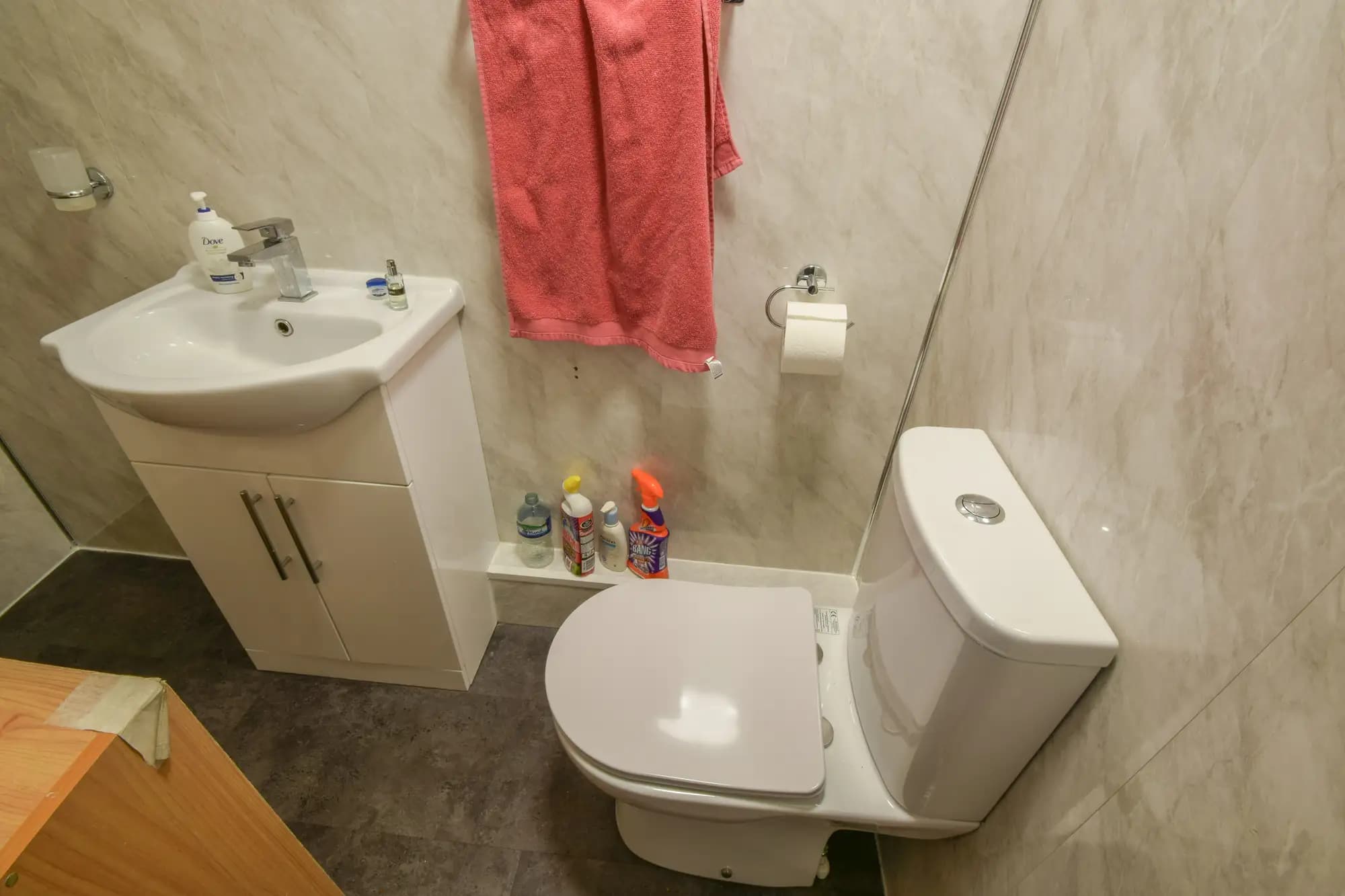 property photo 10 of 27