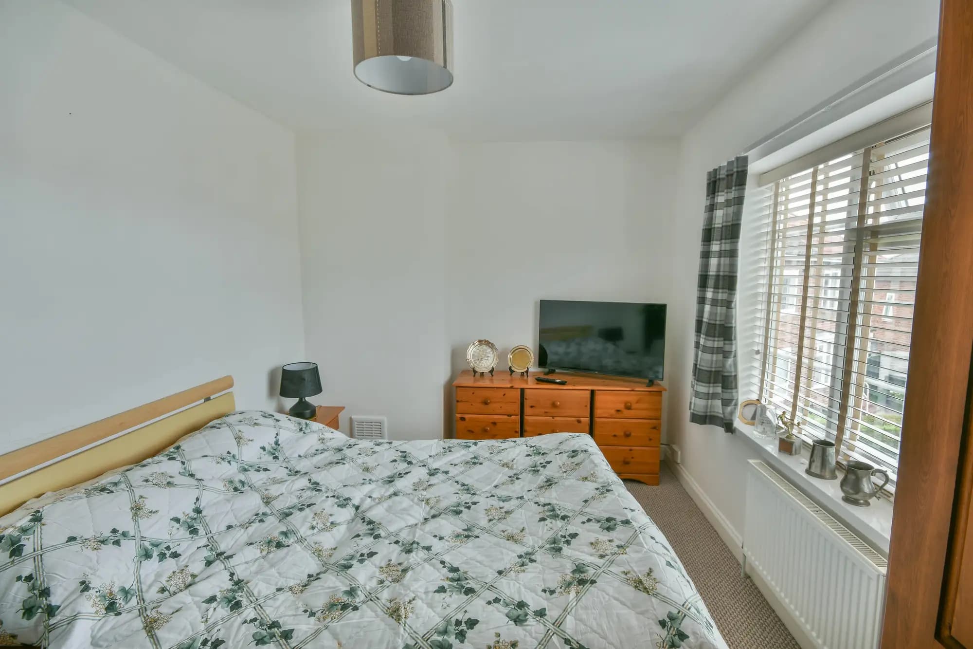 property photo 9 of 22