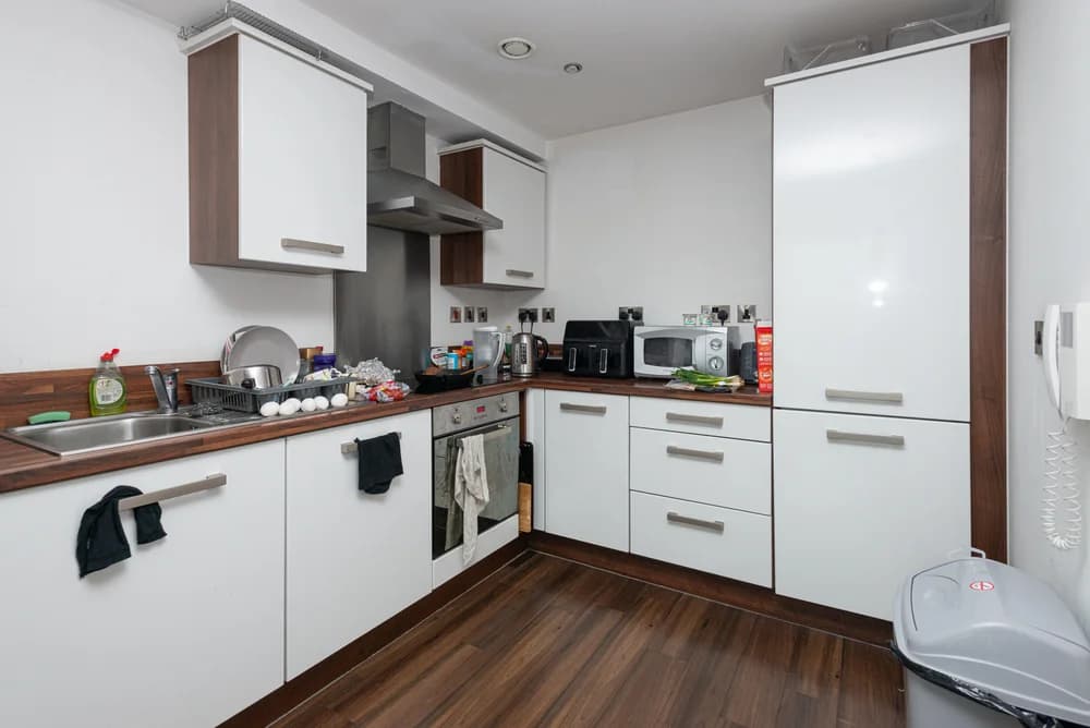 property photo 7 of 19