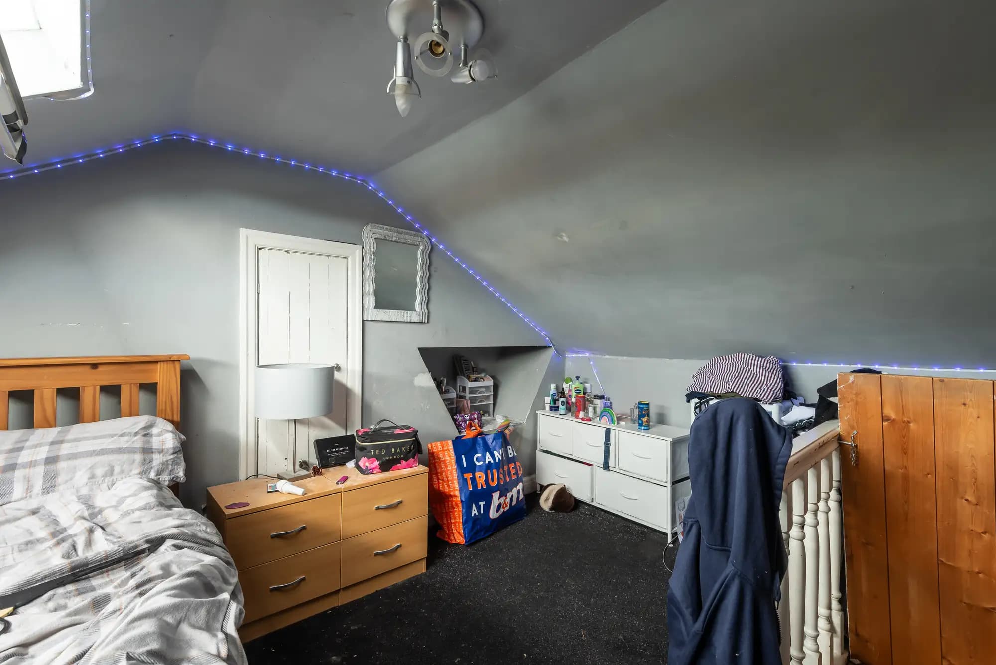 property photo 12 of 25