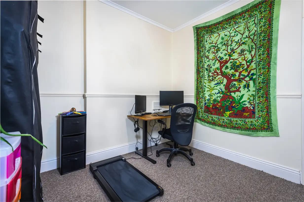 property photo 13 of 16