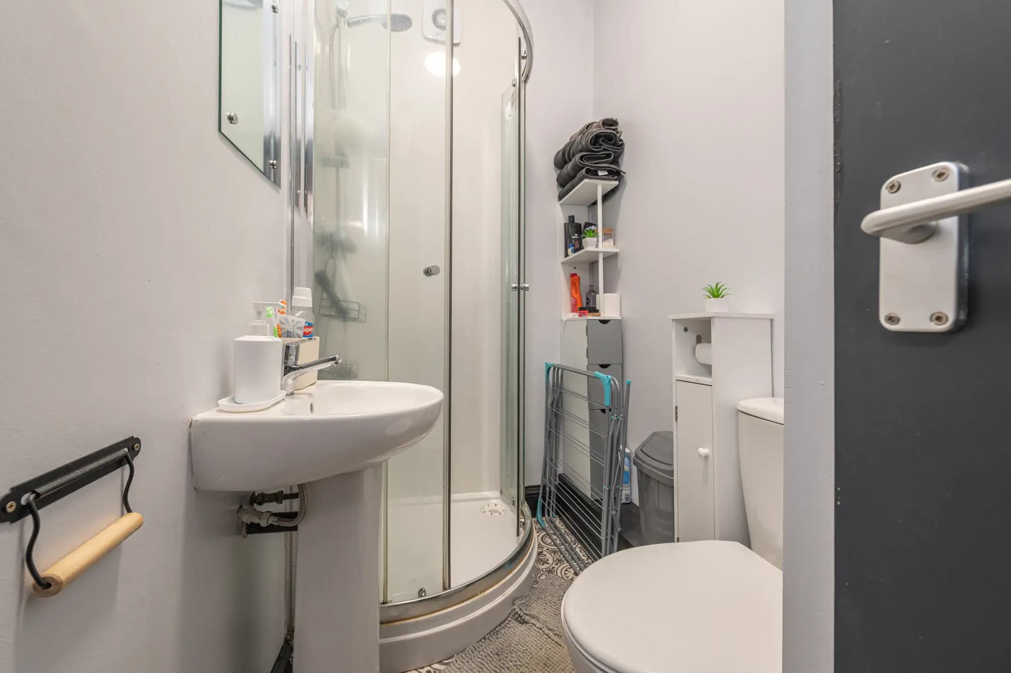 property photo 6 of 19