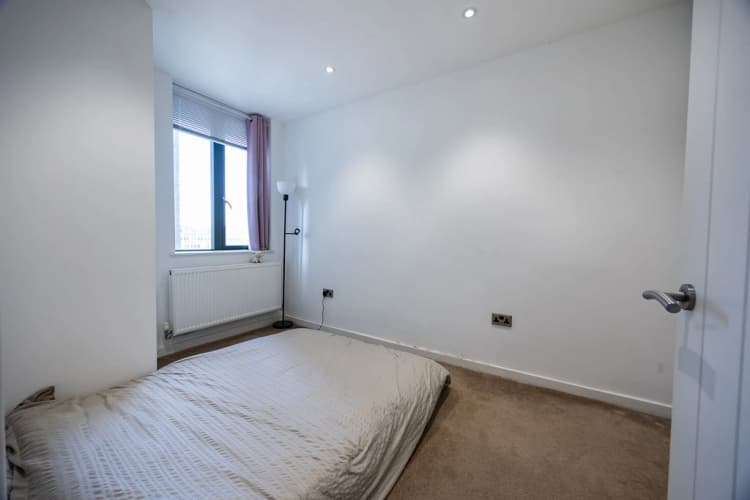 property photo 11 of 26