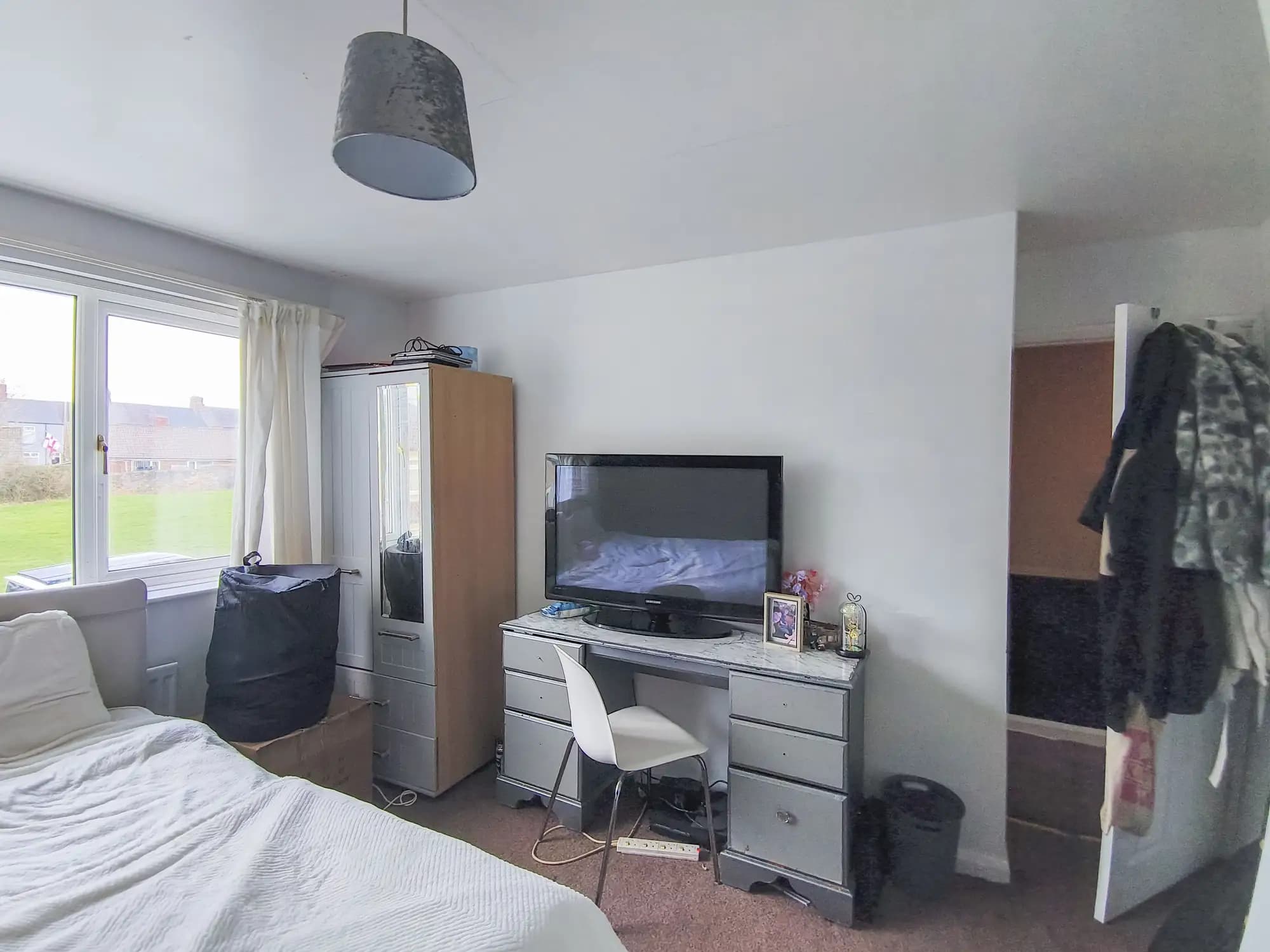 property photo 11 of 18