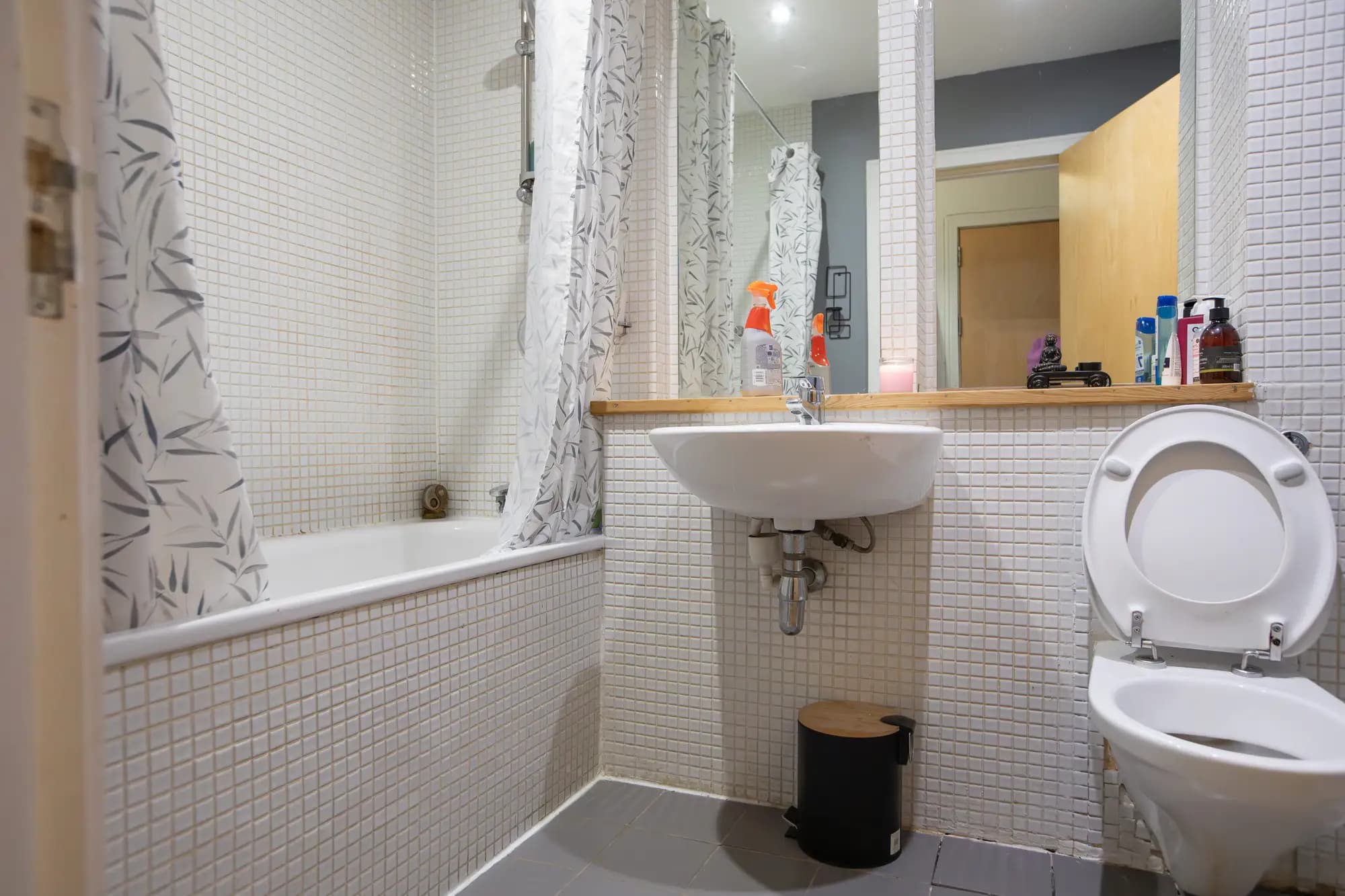 property photo 8 of 20