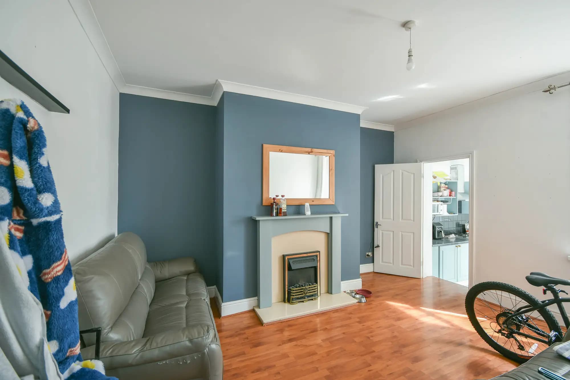 property photo 4 of 15