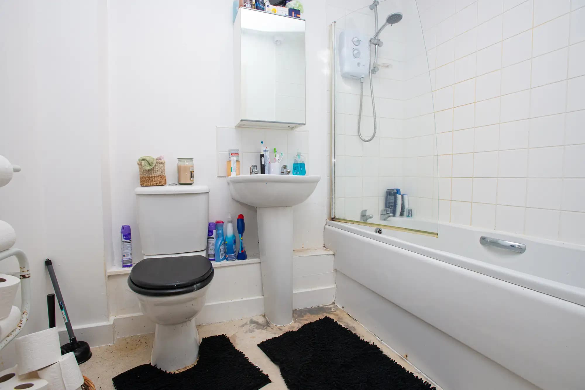 property photo 8 of 18