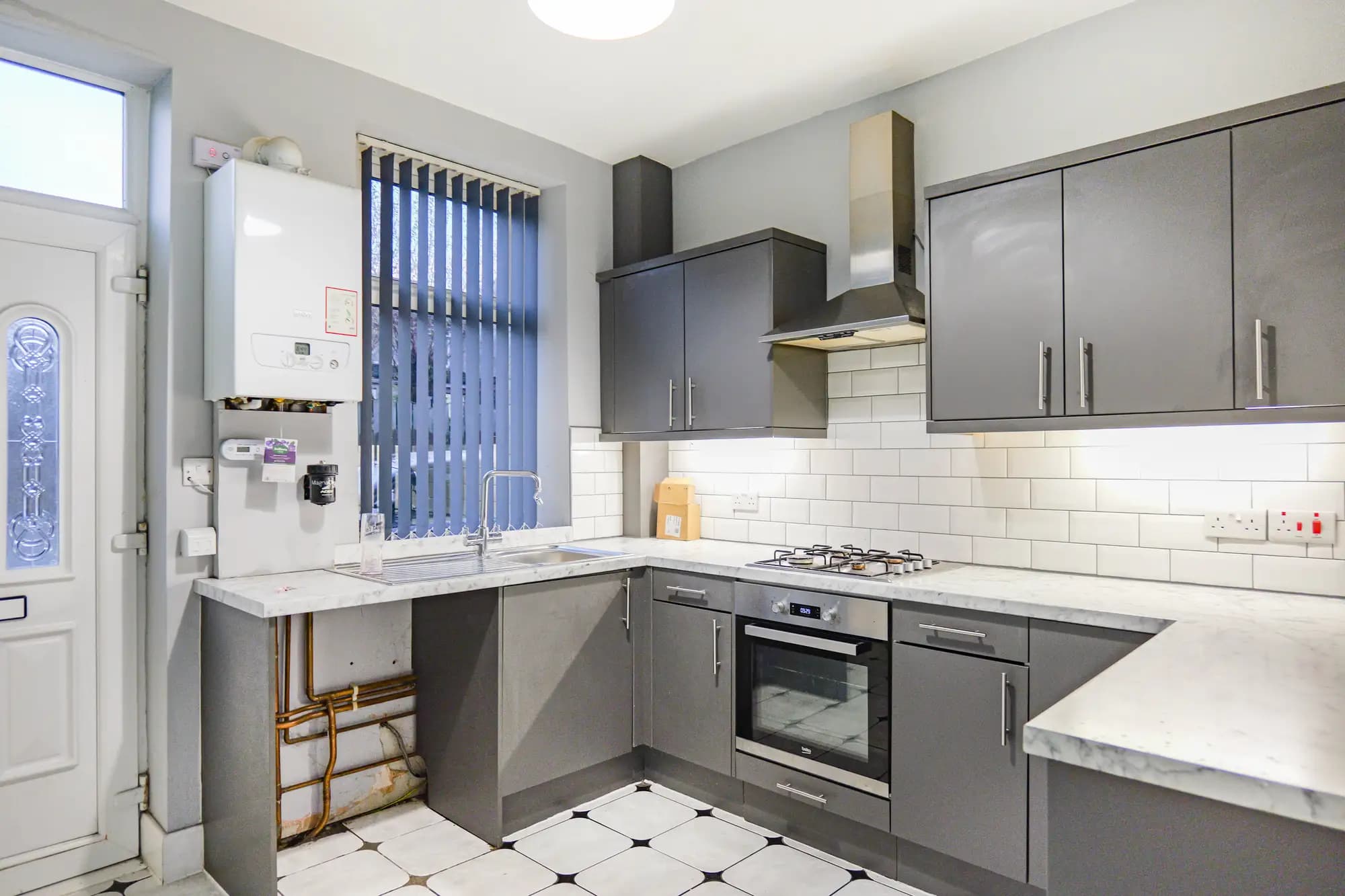 property photo 6 of 34