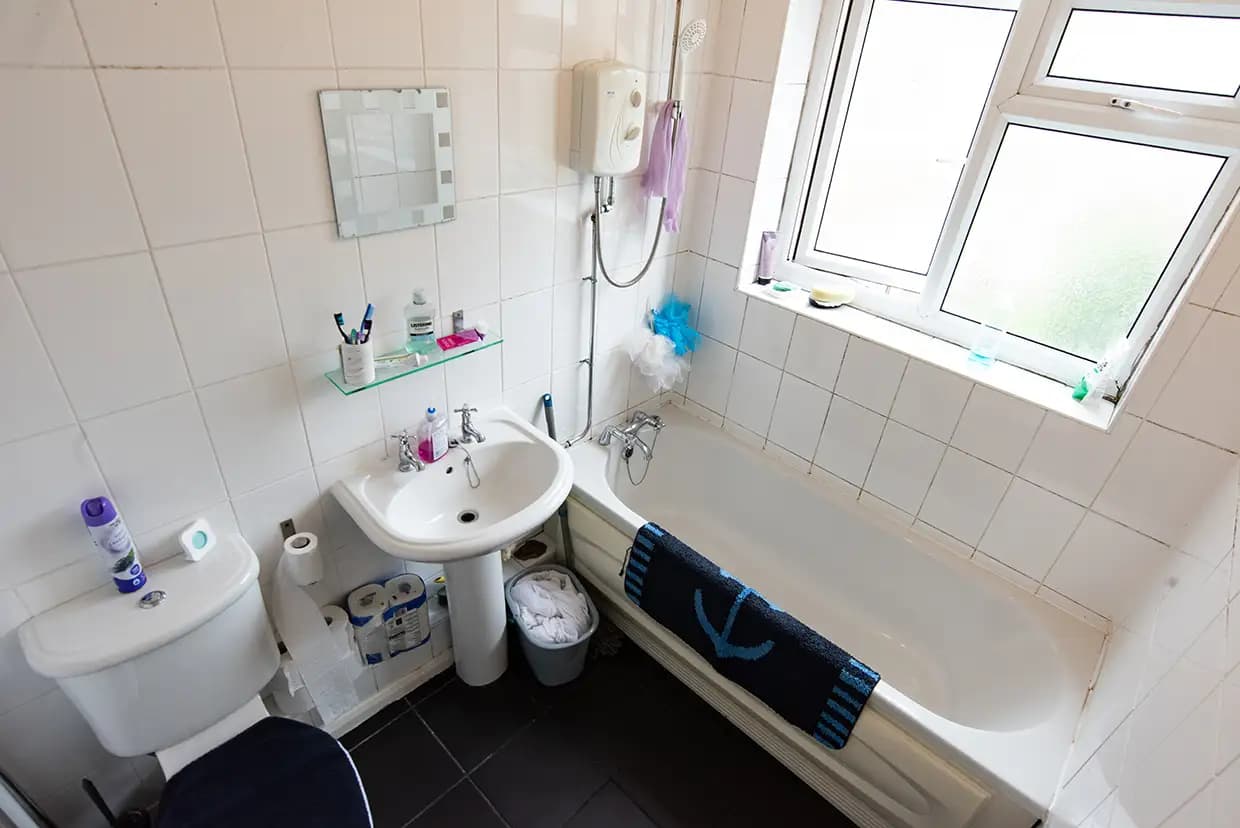 property photo 8 of 16