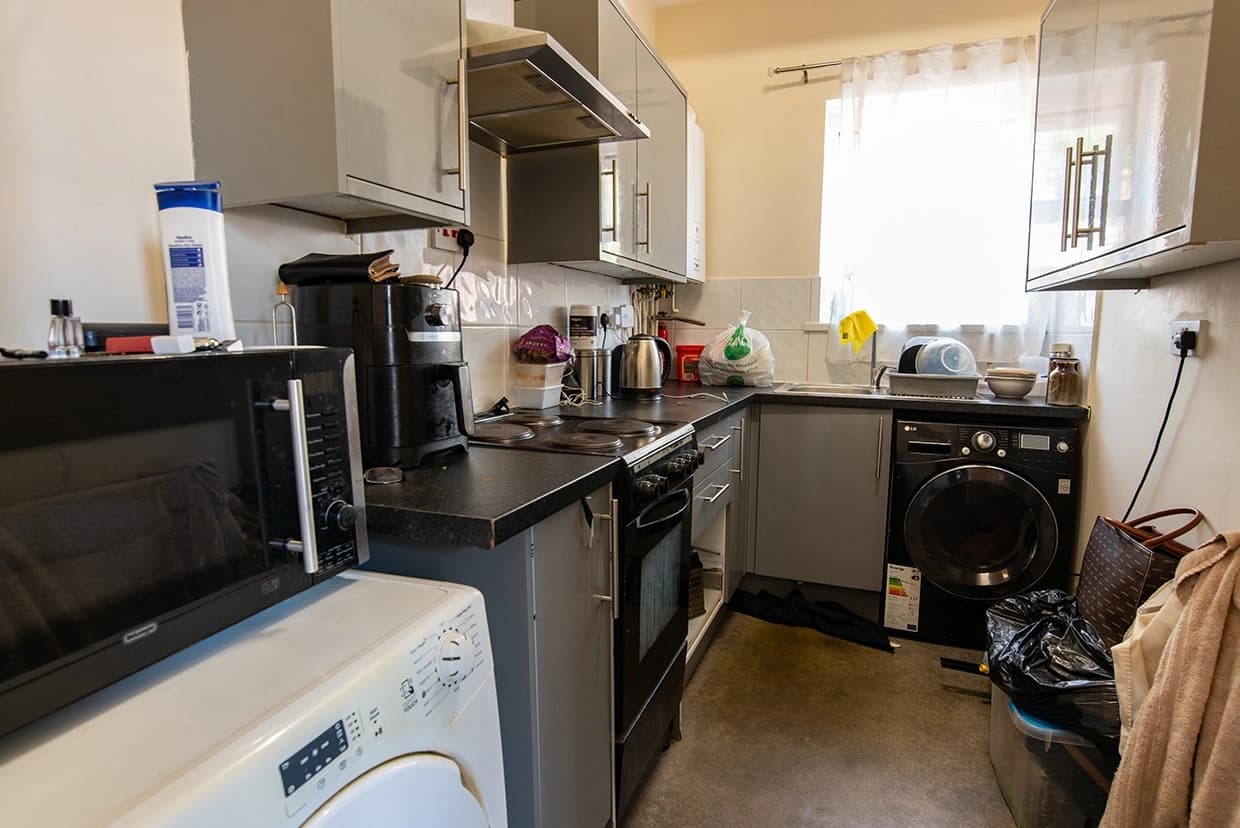 property photo 5 of 16