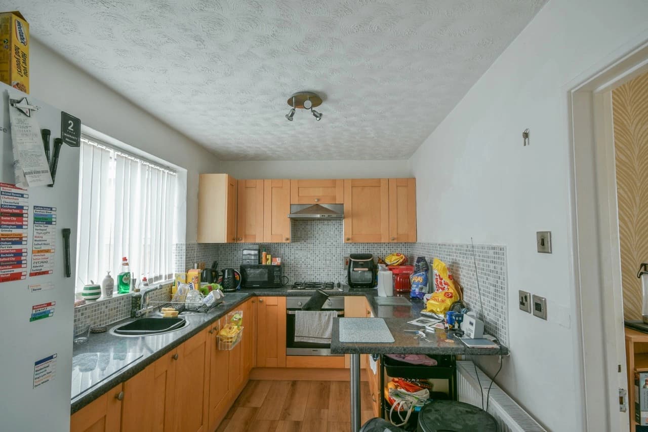 property photo 5 of 19