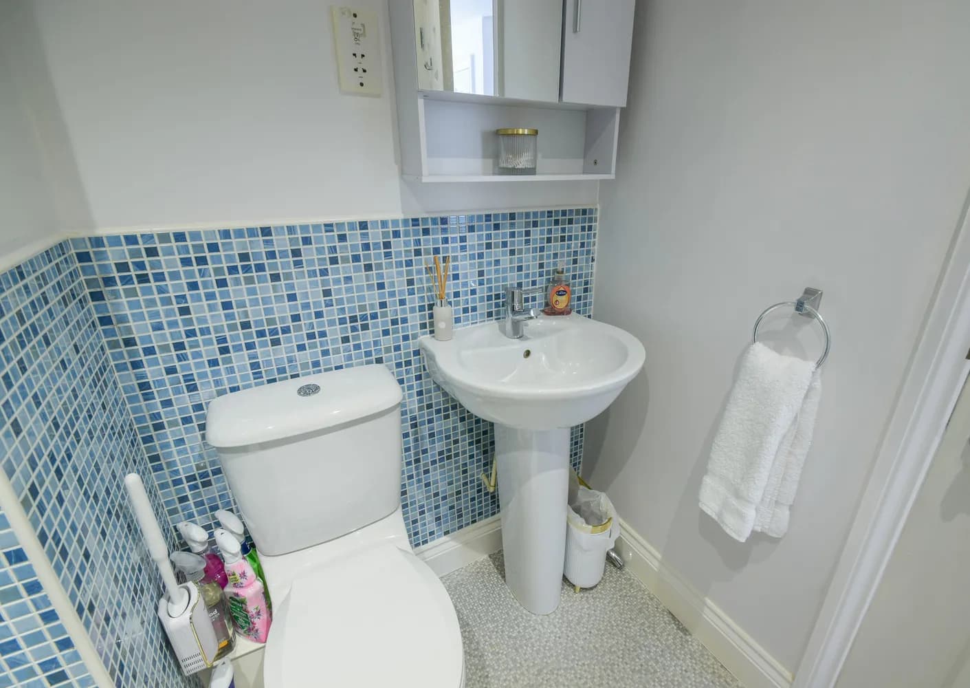 property photo 7 of 15