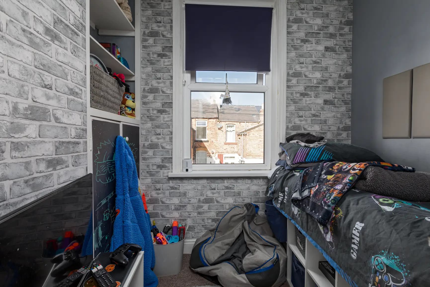 property photo 12 of 18