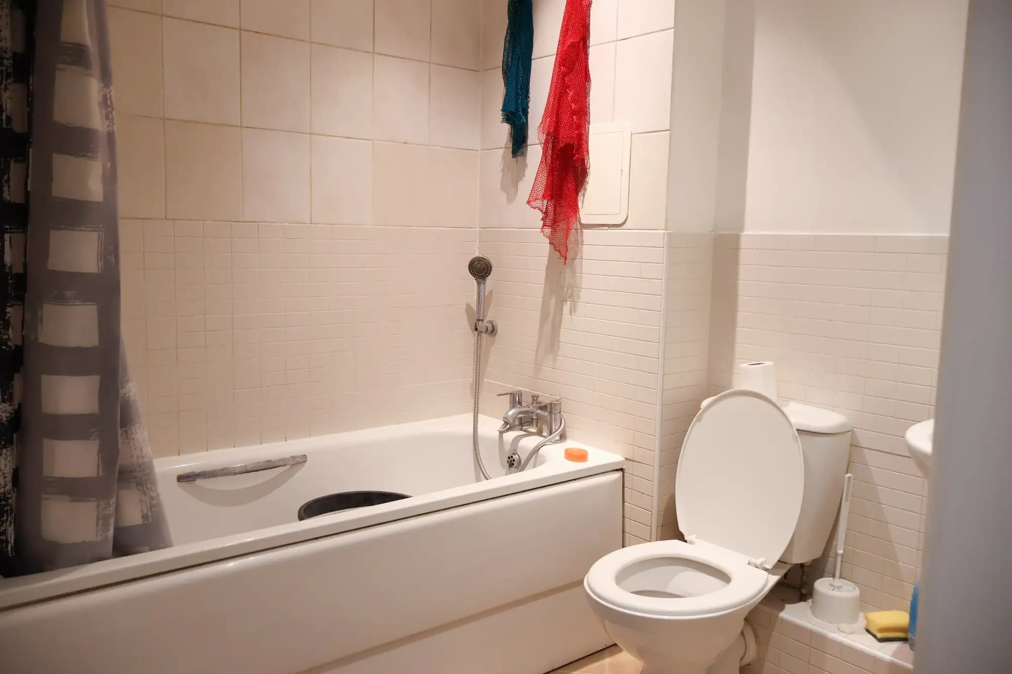 property photo 9 of 22