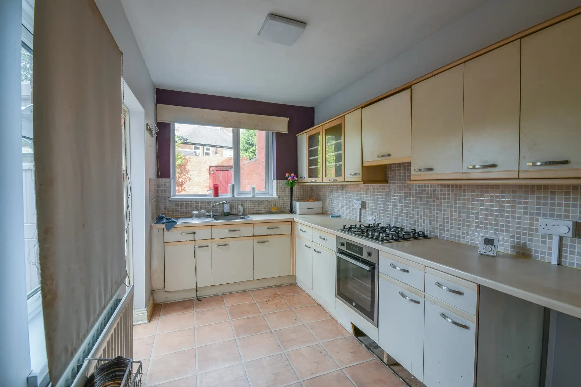 property photo 6 of 27