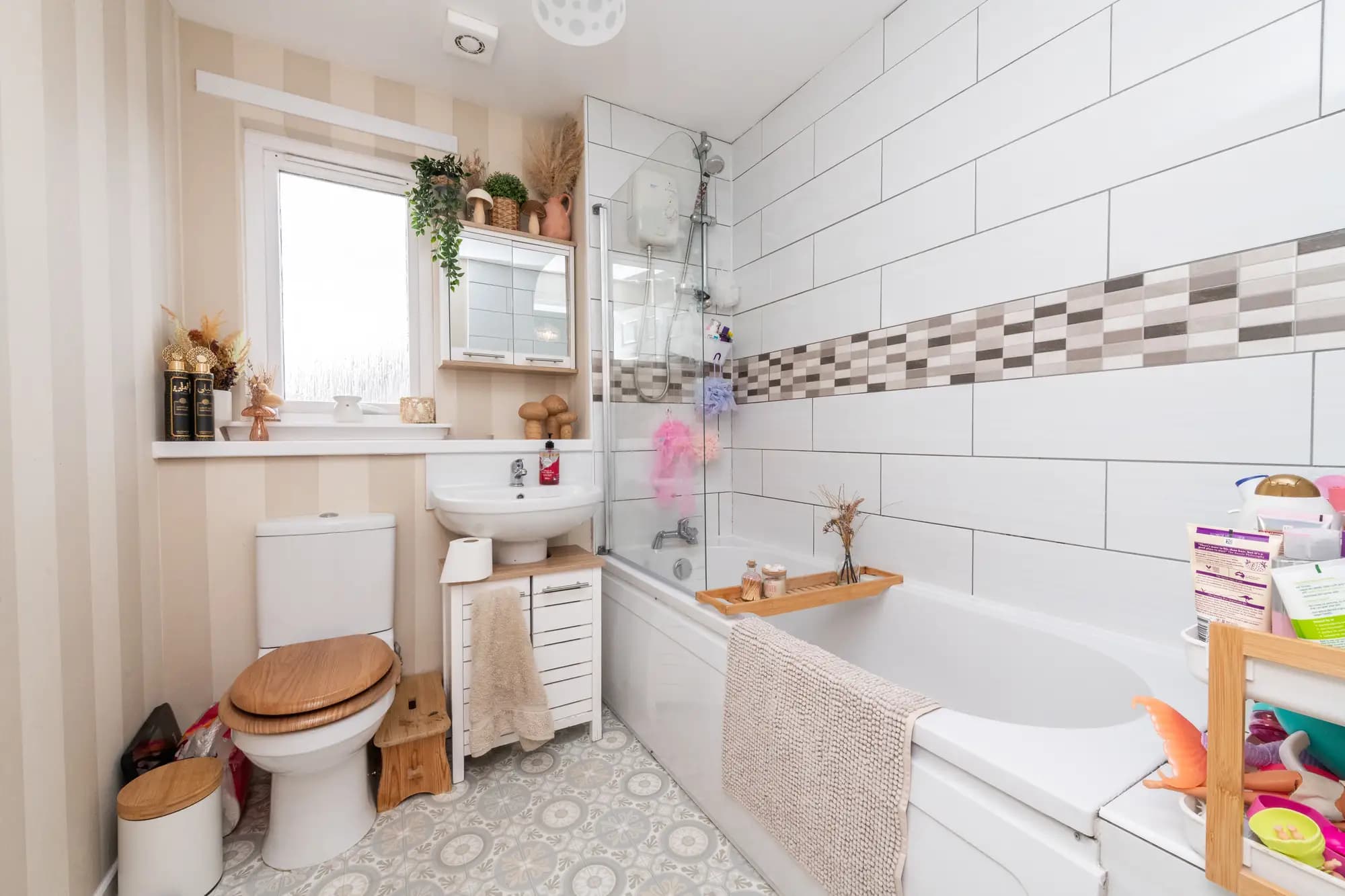 property photo 11 of 33