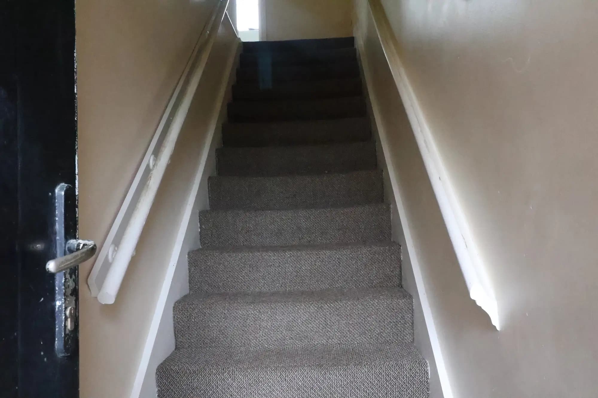 property photo 8 of 12