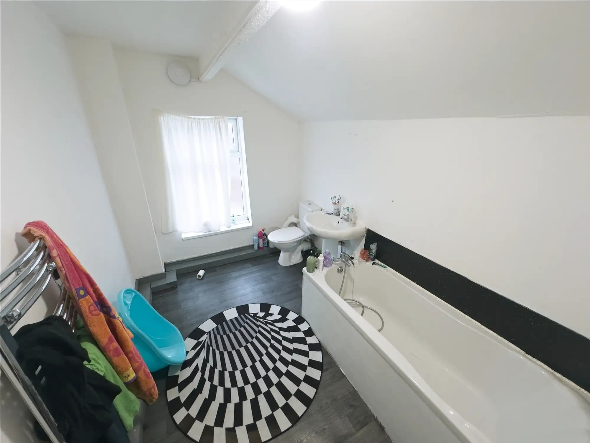 property photo 9 of 24