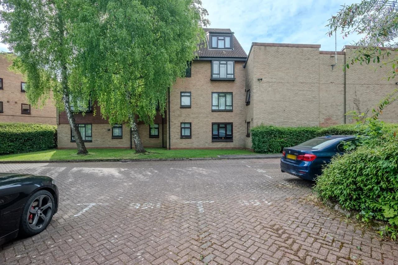 property photo 13 of 15