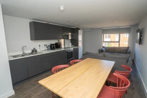 property photo 6 of 14