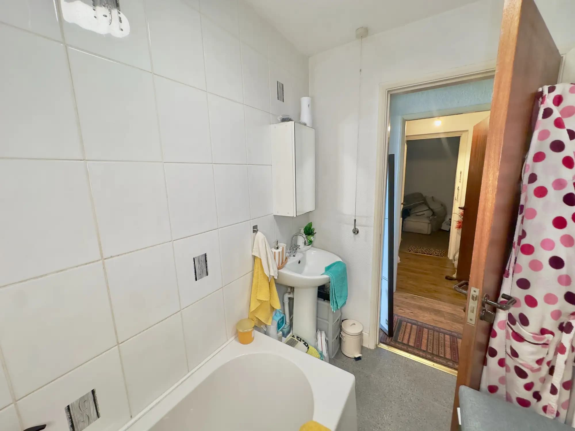 property photo 11 of 18
