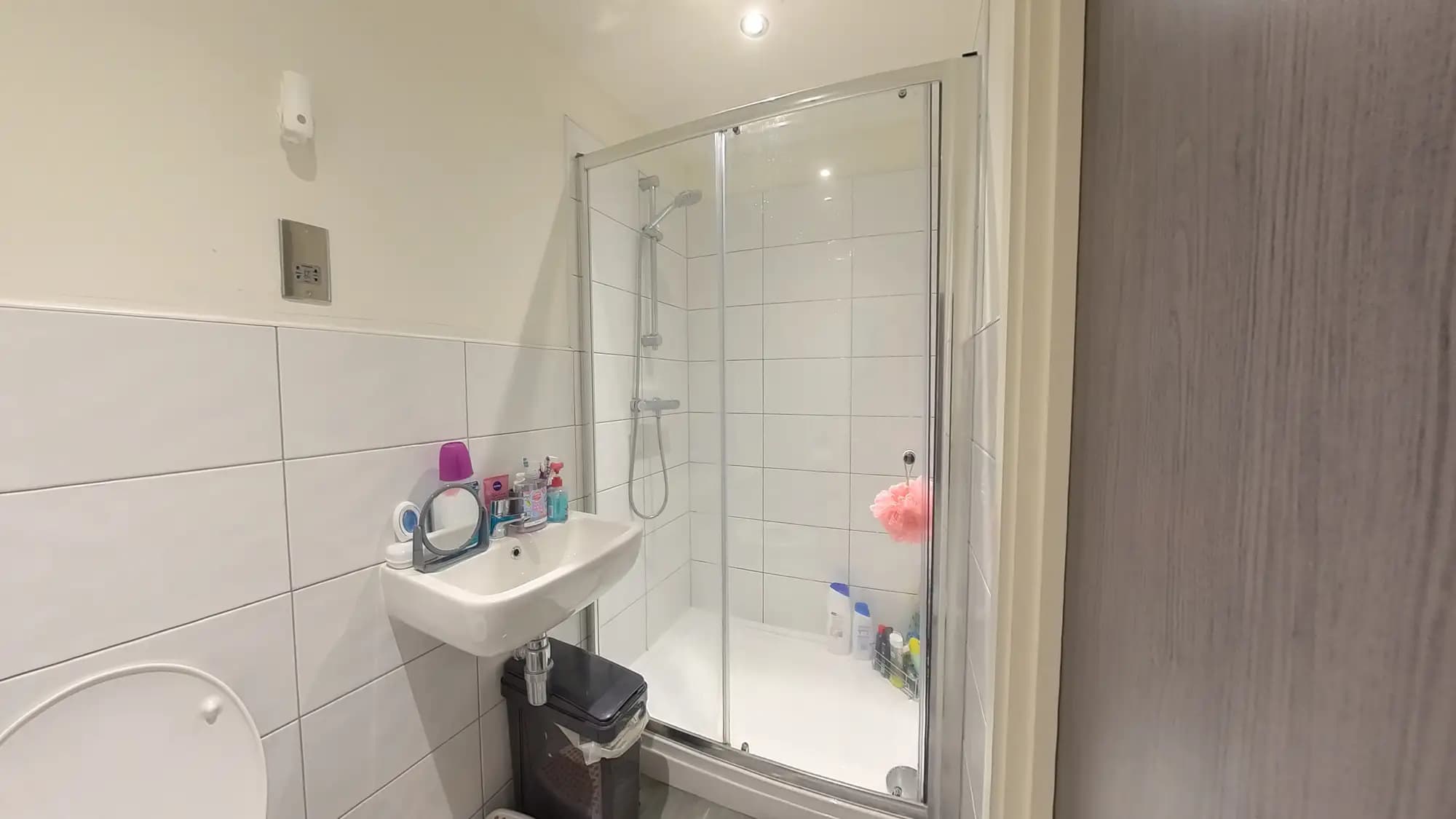 property photo 6 of 27