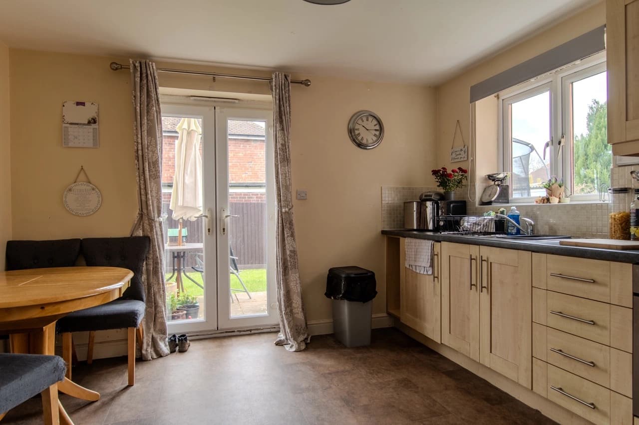 property photo 5 of 19