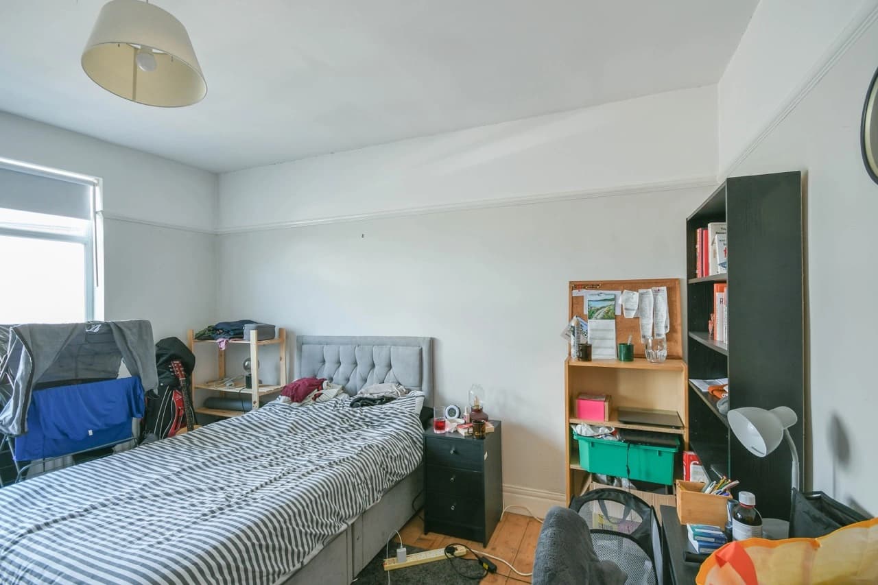 property photo 10 of 20