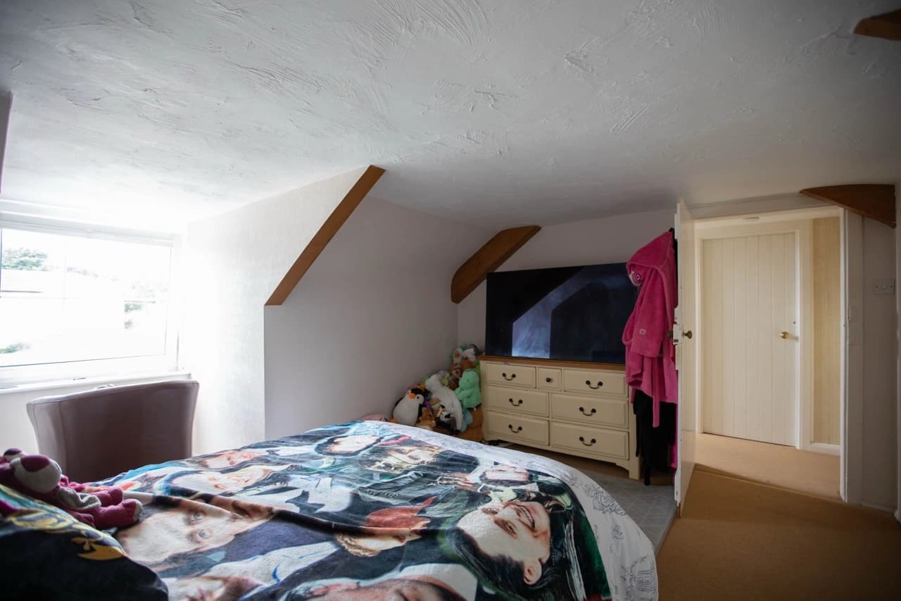 property photo 18 of 28