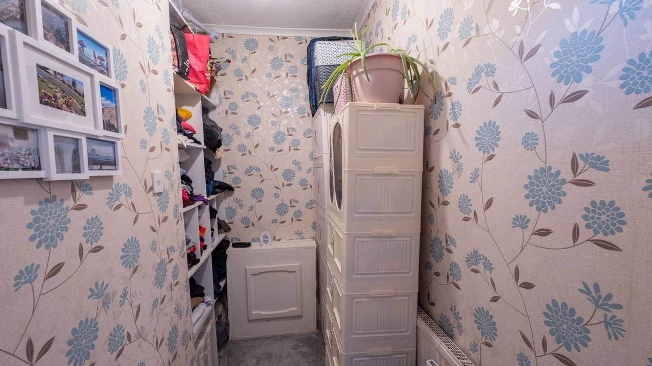 property photo 15 of 22