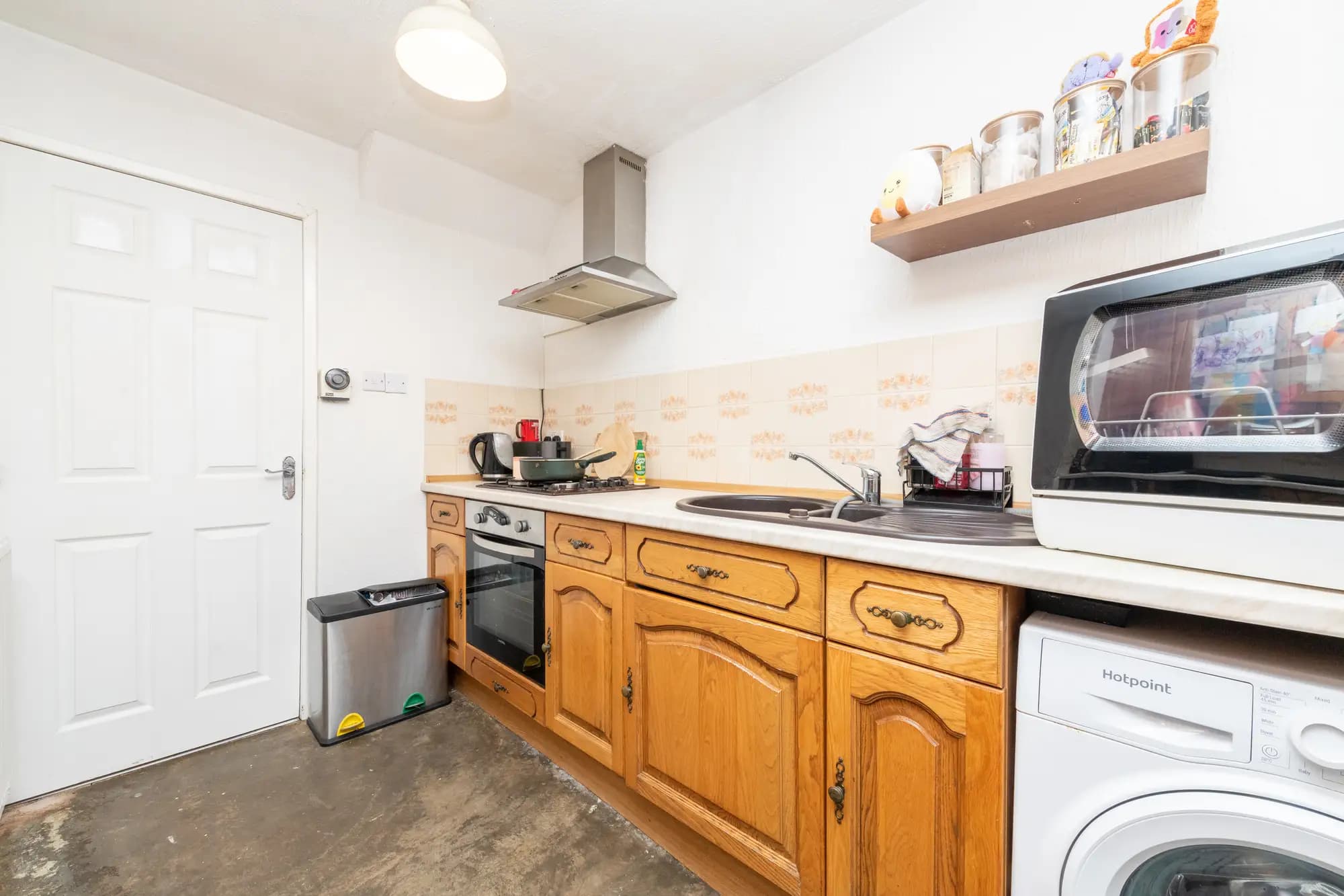 property photo 8 of 27