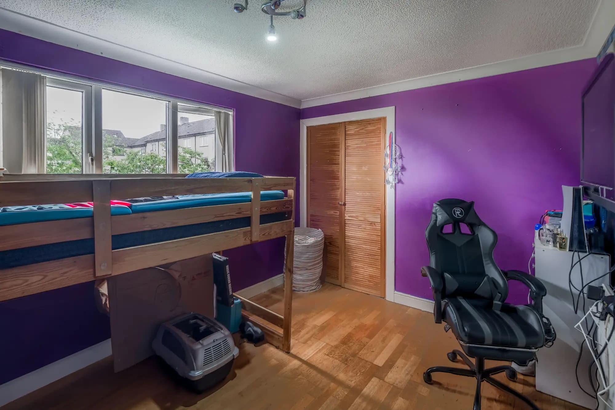 property photo 10 of 19