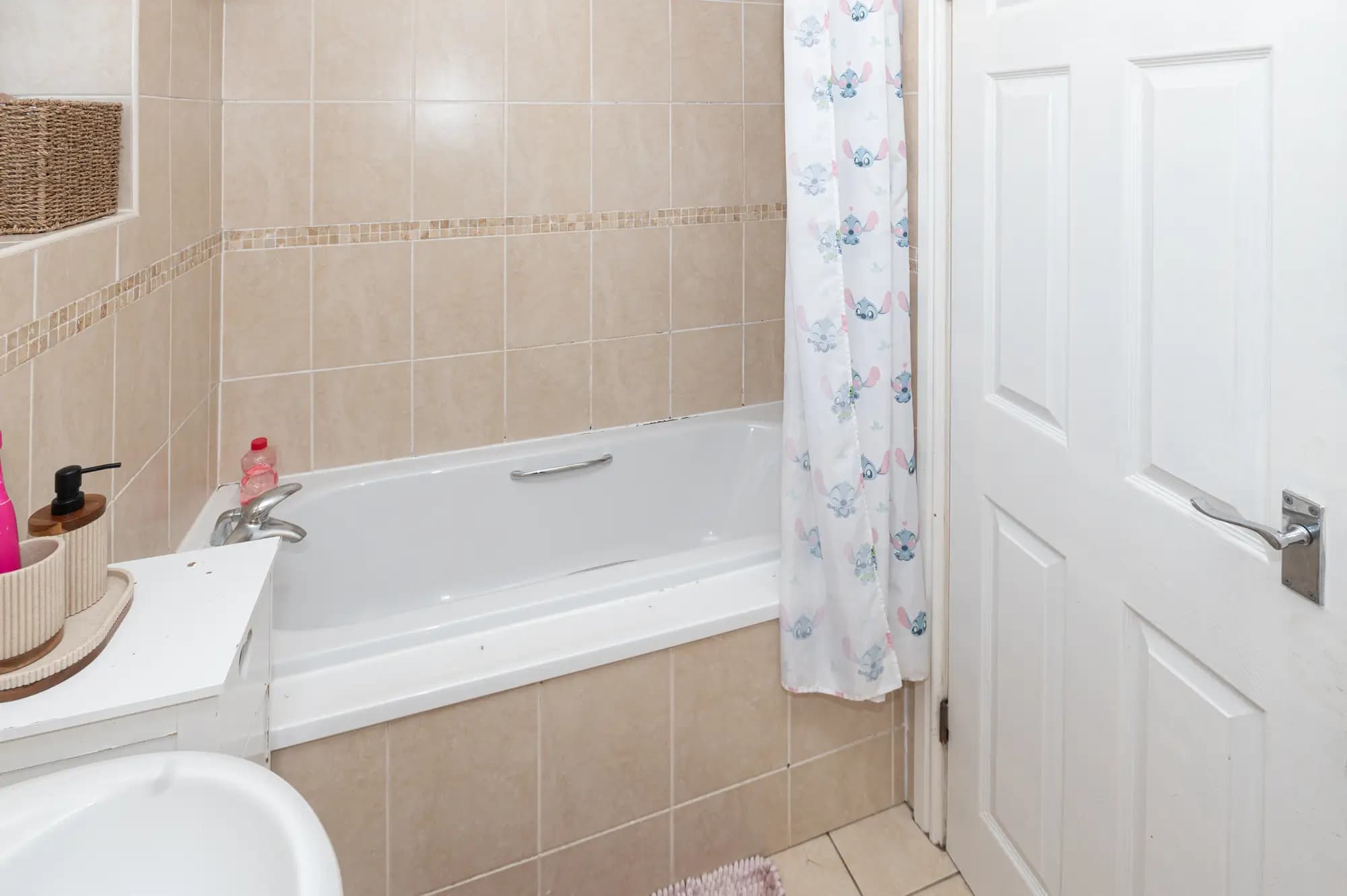 property photo 8 of 16