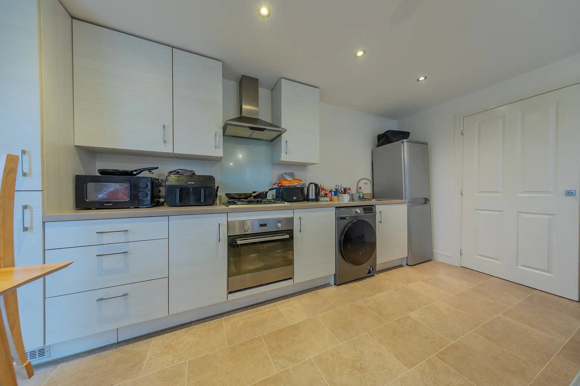 property photo 6 of 19