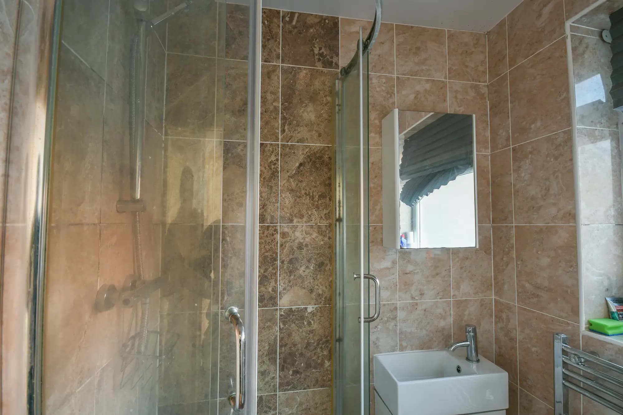 property photo 6 of 12