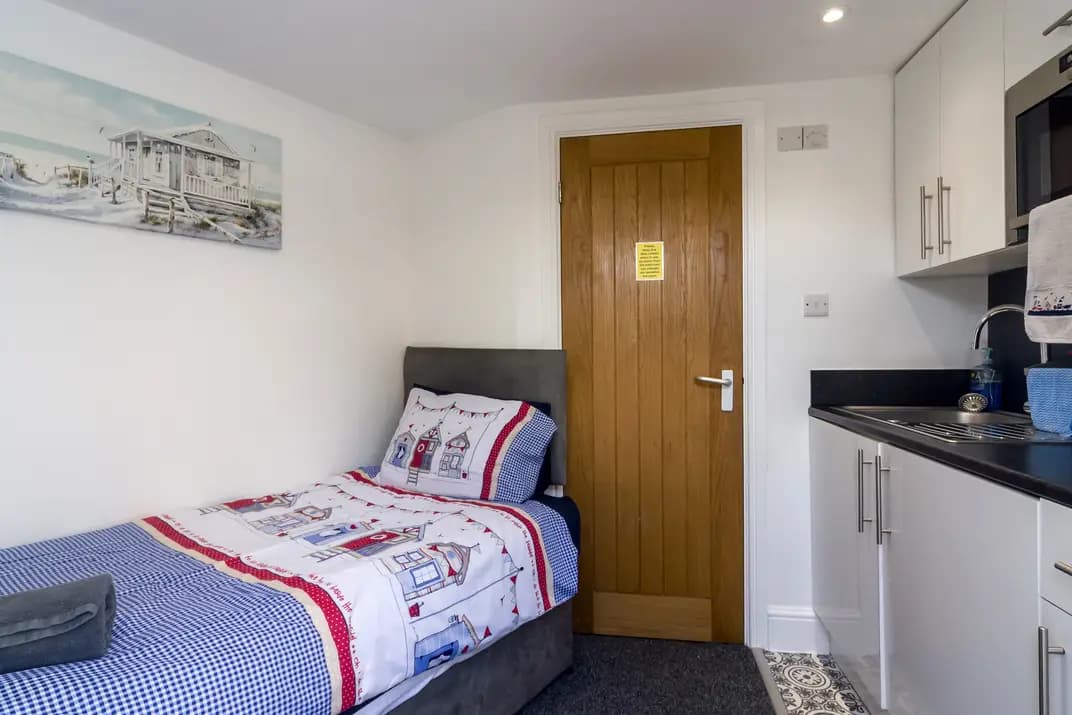 property photo 14 of 40