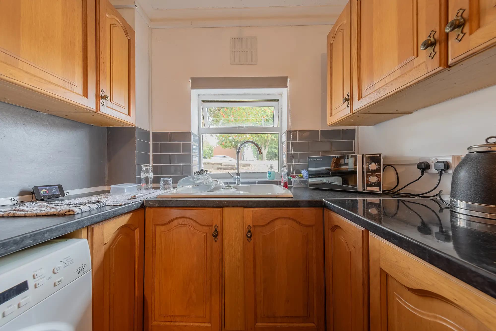 property photo 5 of 16