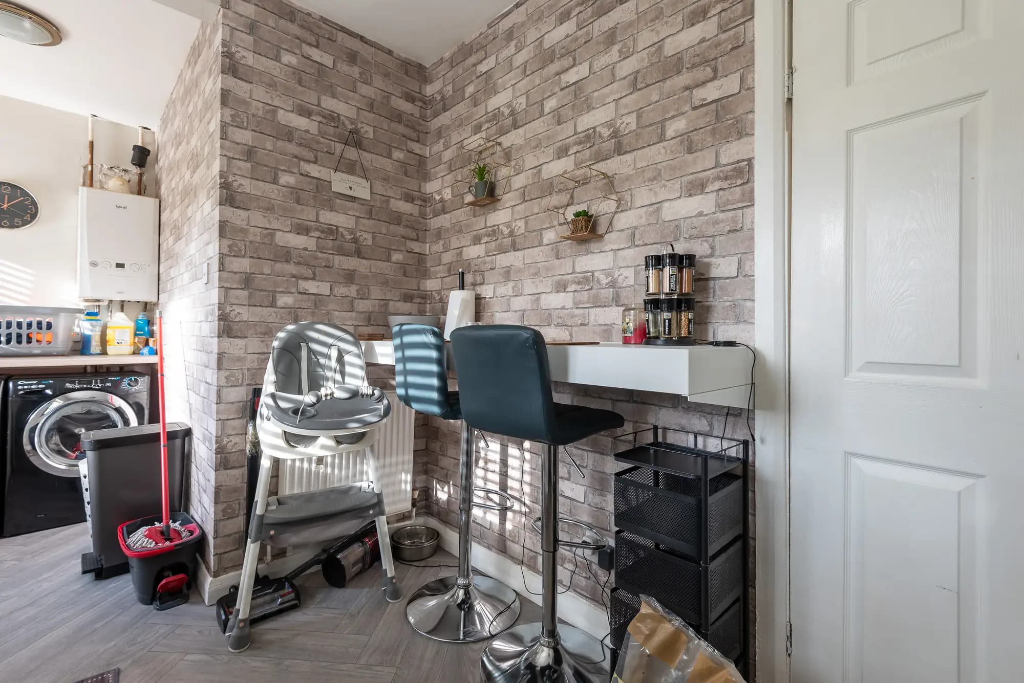 property photo 7 of 27