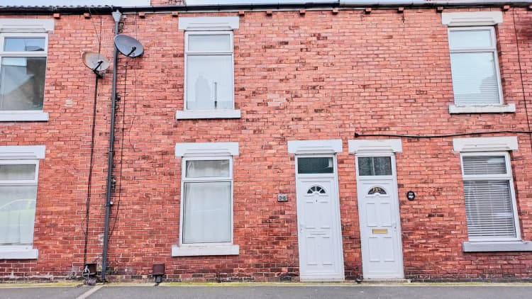 property photo 0 of 18