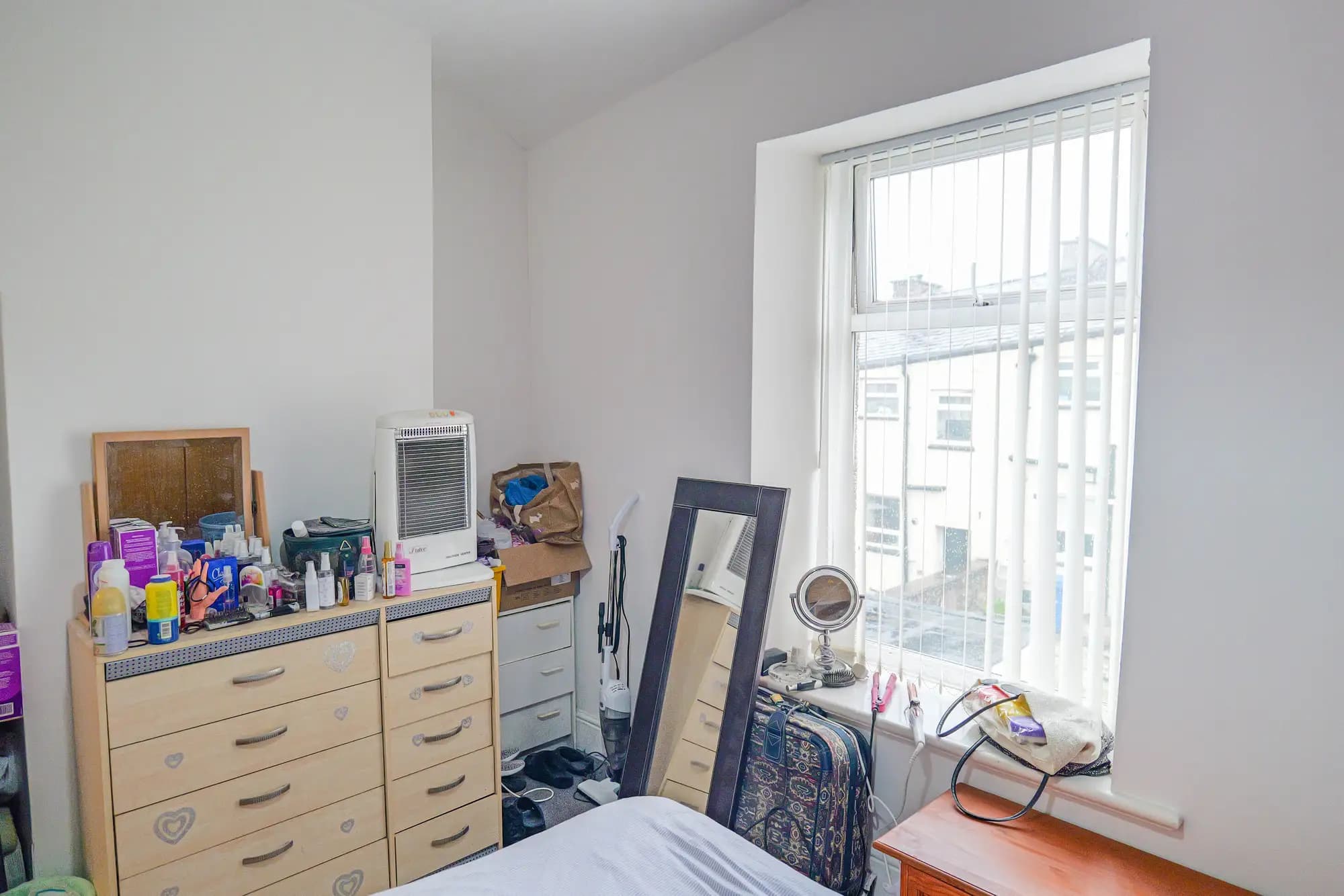 property photo 10 of 27