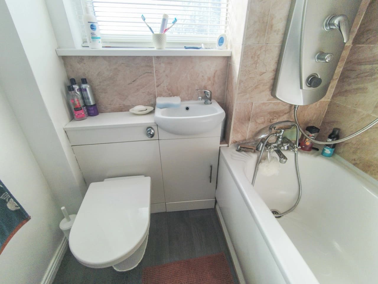 property photo 10 of 25